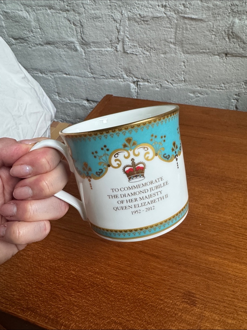 Royal Scot Fine Bone China Mug Queen Elizabeth Diamond Jubilee - Picture 4 of 4